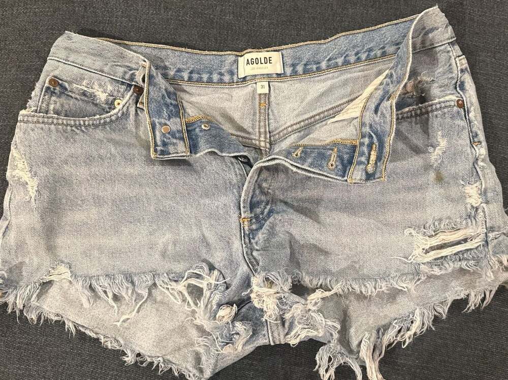 AGOLDE Parker Vintage Cut Off Distressed Denim Shorts Size 31